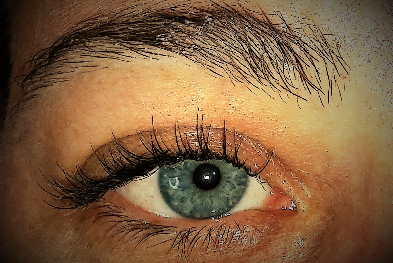 Image eyelash extensions in Miami