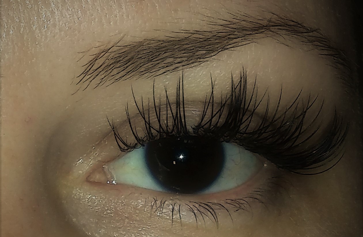 Image eyelash extensions in Miami