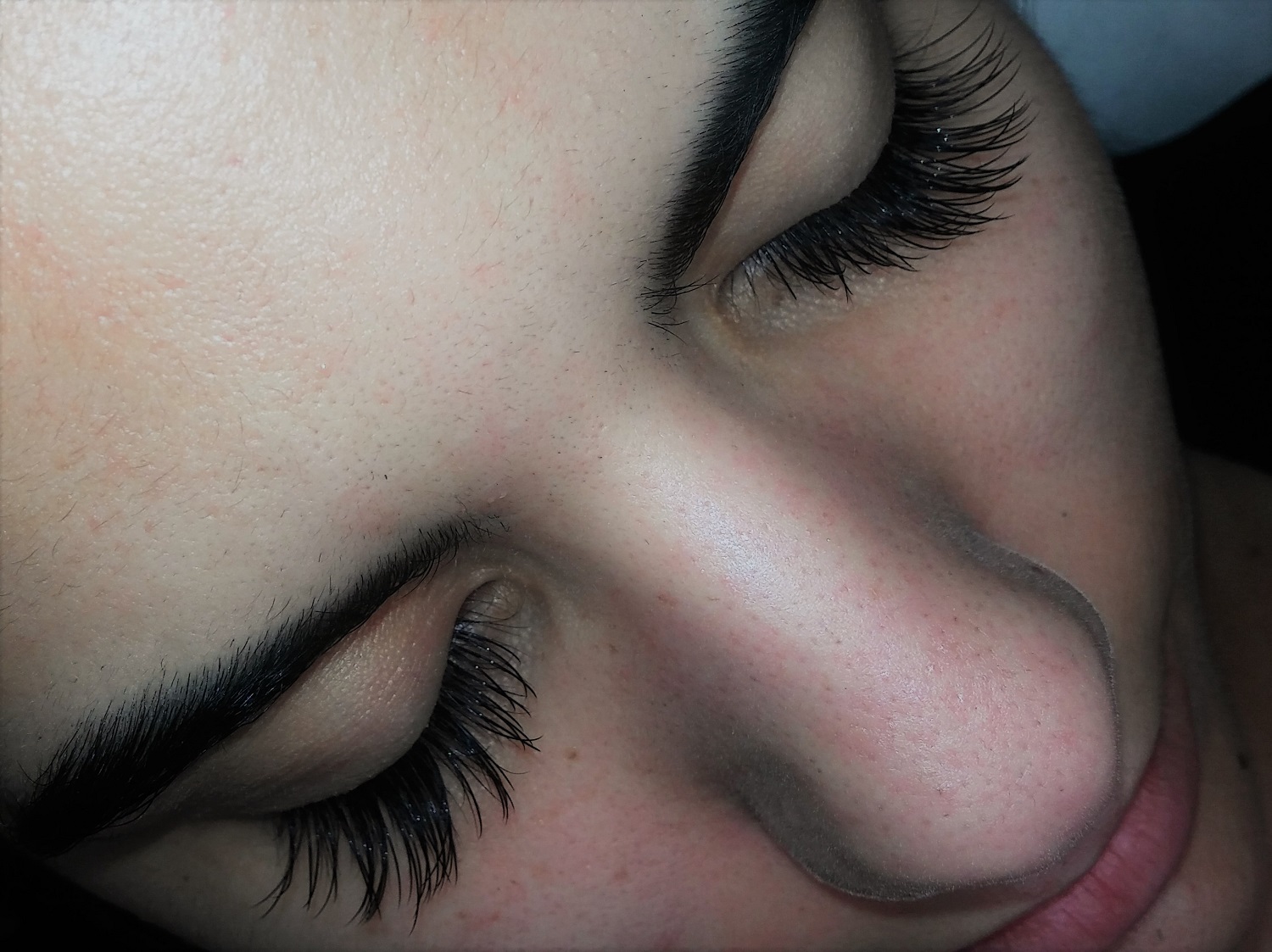 Image eyelash extensions in Miami